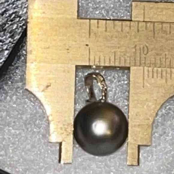 14k Tahitian Pearl diamond pendant & chain - Picture 8 of 9
